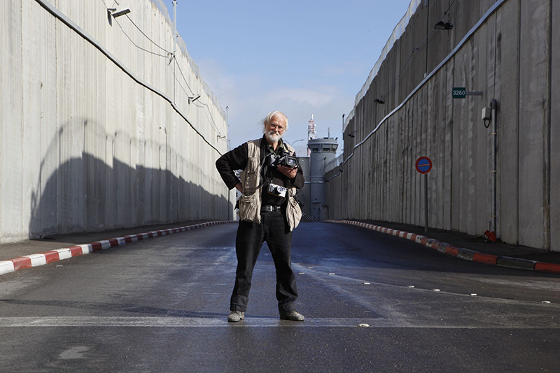 From Gilad Baram’s 'Koudelka Shooting Holy Land'. ©Gilad Baram