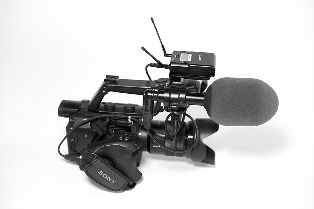 Sennheiser K6/ME64 microphone and Sony URX-P03 receiver mounted on Sony FS5.