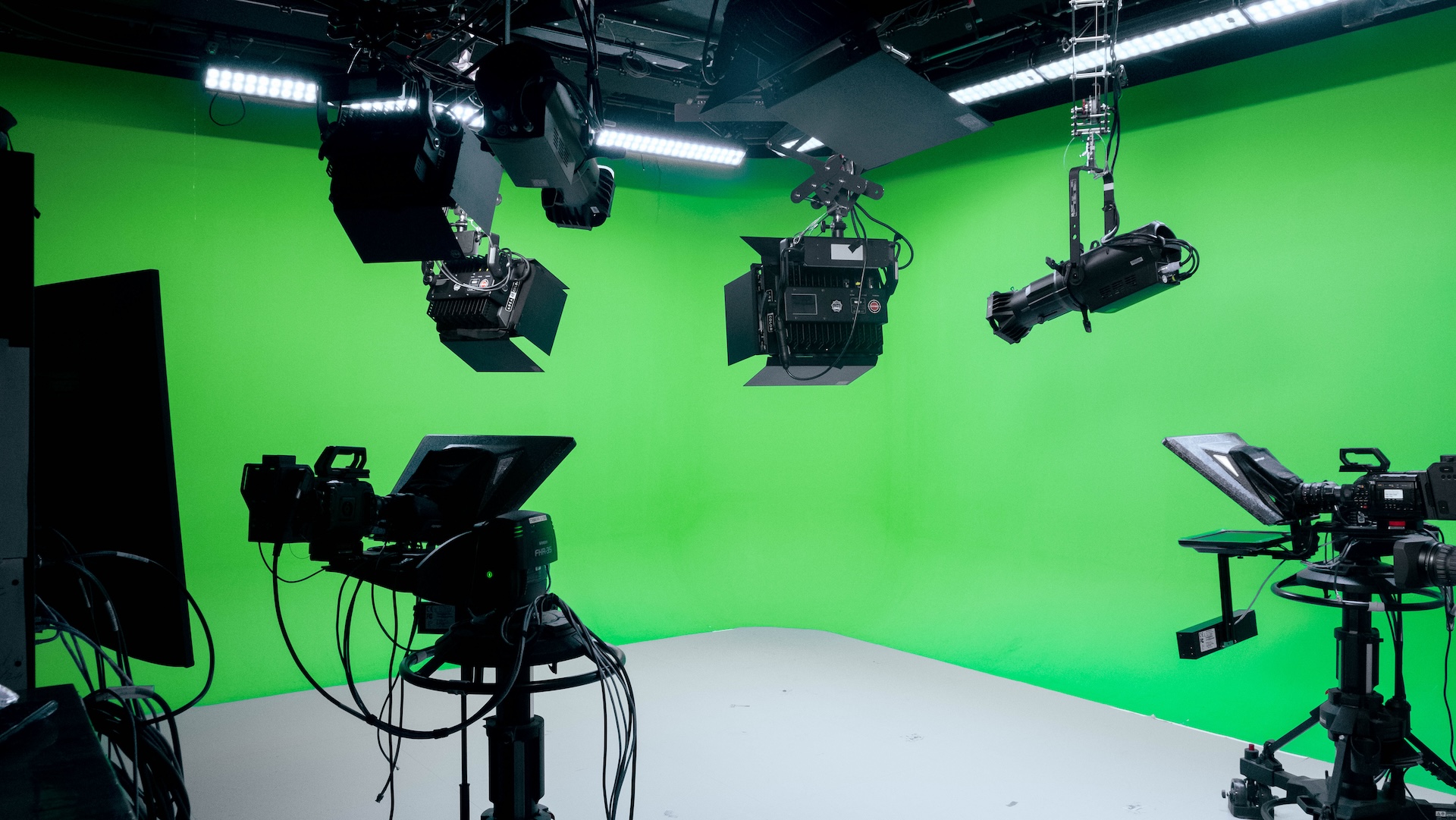 Manhattan Neighborhood Network studio