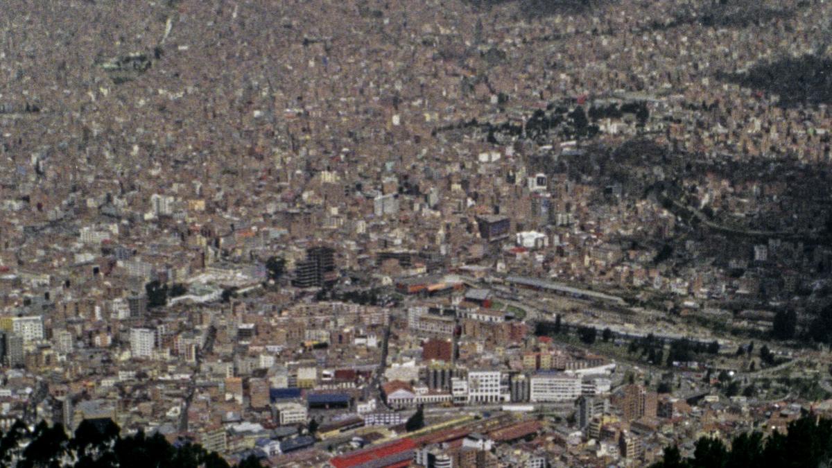 An aerial view of La Paz, Bolivia. From Kiro Russo’s ‘El Gran Movimiento.’ Courtesy of Altamar Films.
