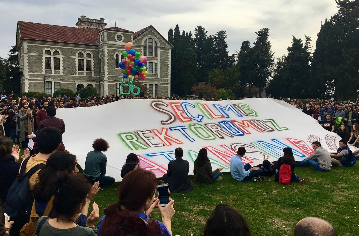 November 8, 2016. Demonstration at Boğaziçi University. Banner reads: “We want the appointment of our elected rector.” 