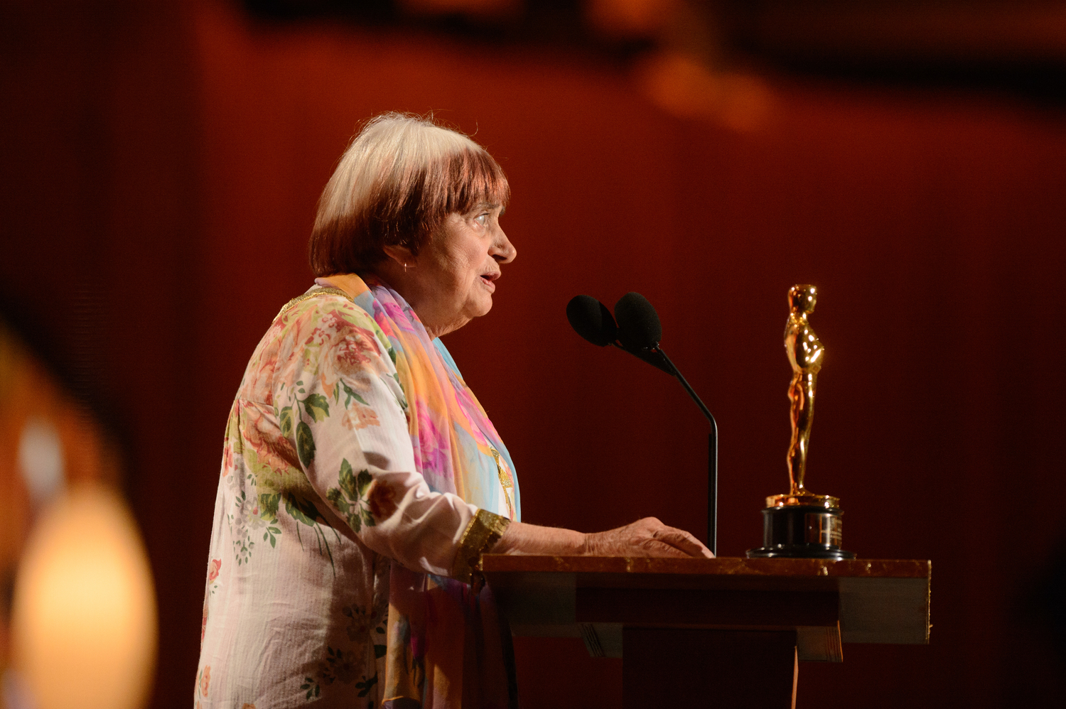 Agnes Varda accepting an Honorary Oscar at the 2017 Governors Awards. Photo: Lionel Hahn.(c) AMPAS